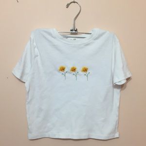 brandy melville flower 🌸 baby tee